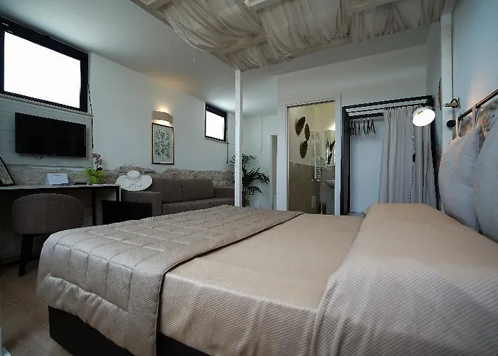 Gh Dimora Sant'anna Otel 4*